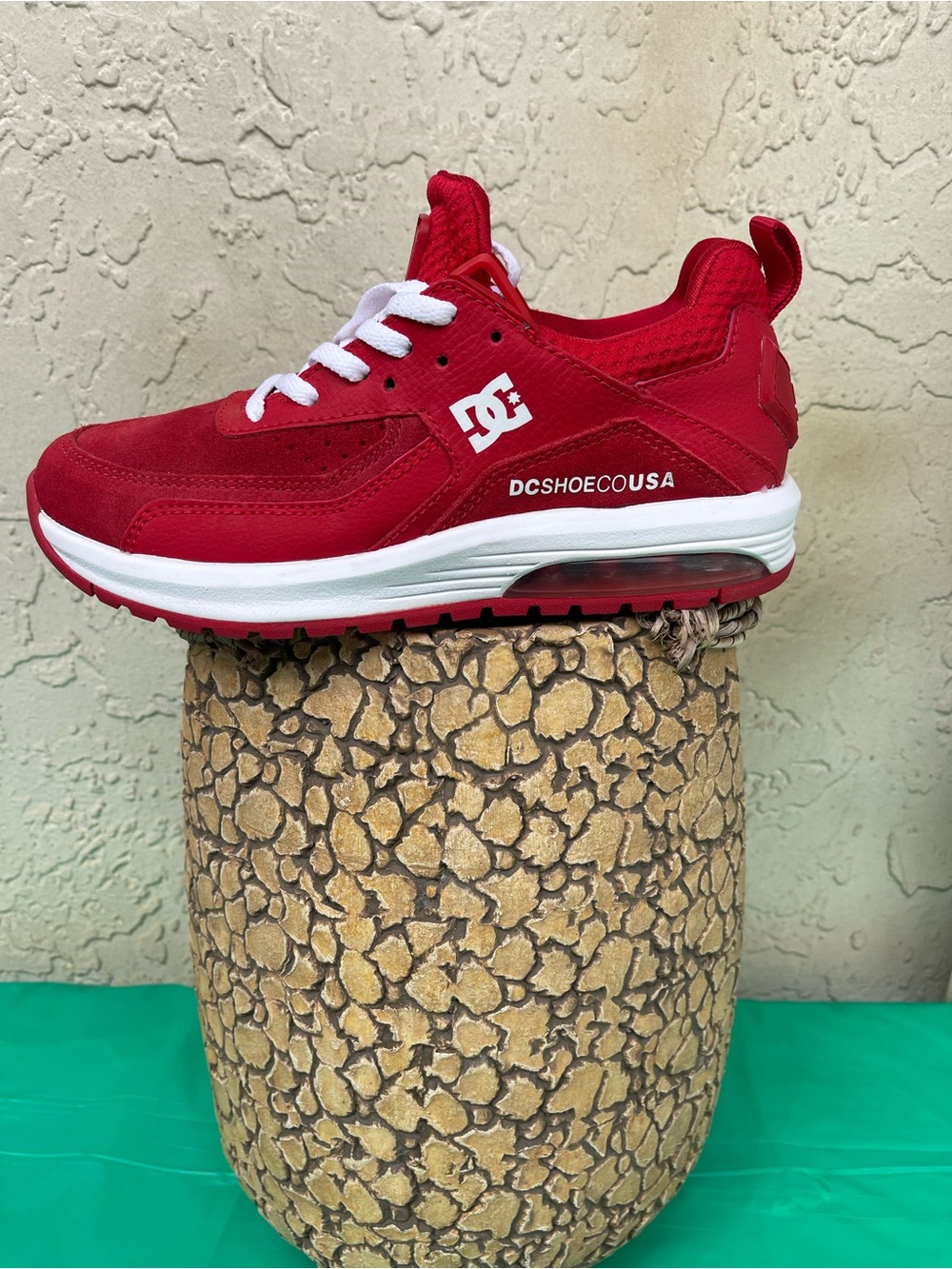 DC SHOES RED NEW WITHOUT THE BOX SIZE 5,5 WOMEN